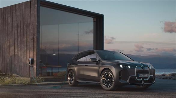 Yeni BMW iX M70