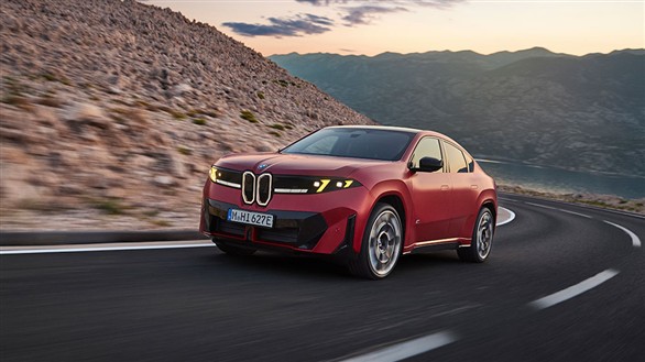 Yeni BMW iX4.