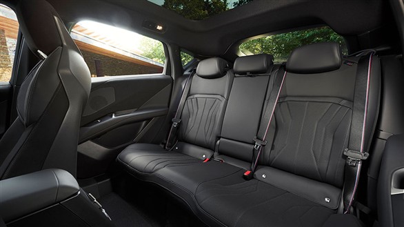 Yeni BMW iX4.