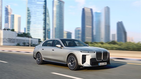 Yeni BMW i7