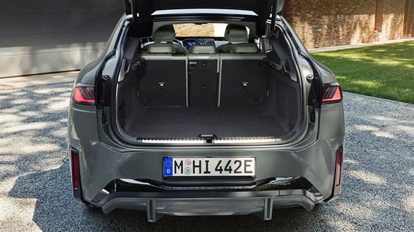 Yeni BMW iX4.