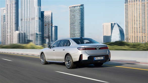 Yeni BMW i7