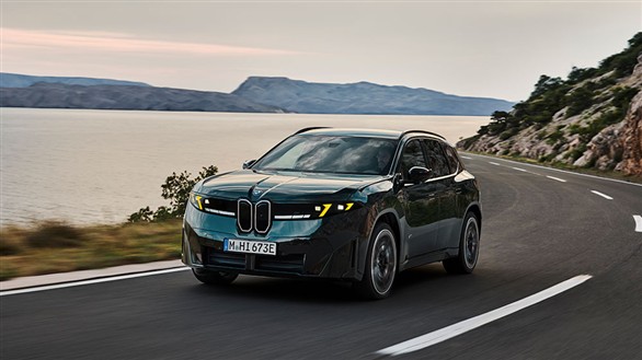 Yeni BMW iX3 M60.