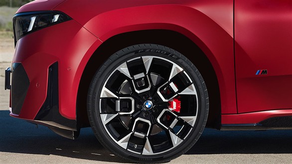 Yeni BMW iX4 M60 xDrive.
