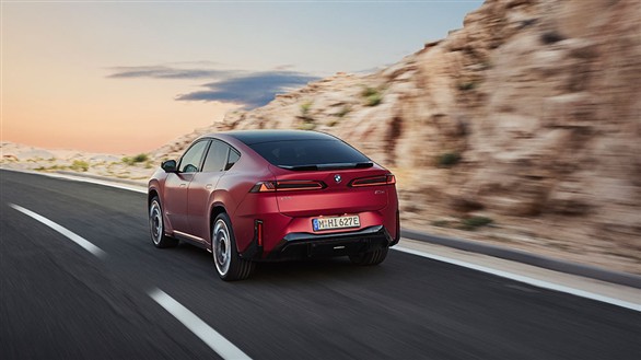 Yeni BMW iX4.