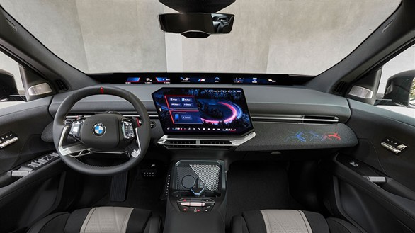 Yeni BMW iX3 M60.