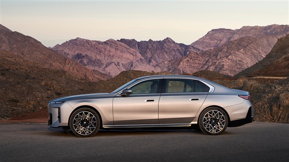 Yeni BMW i7